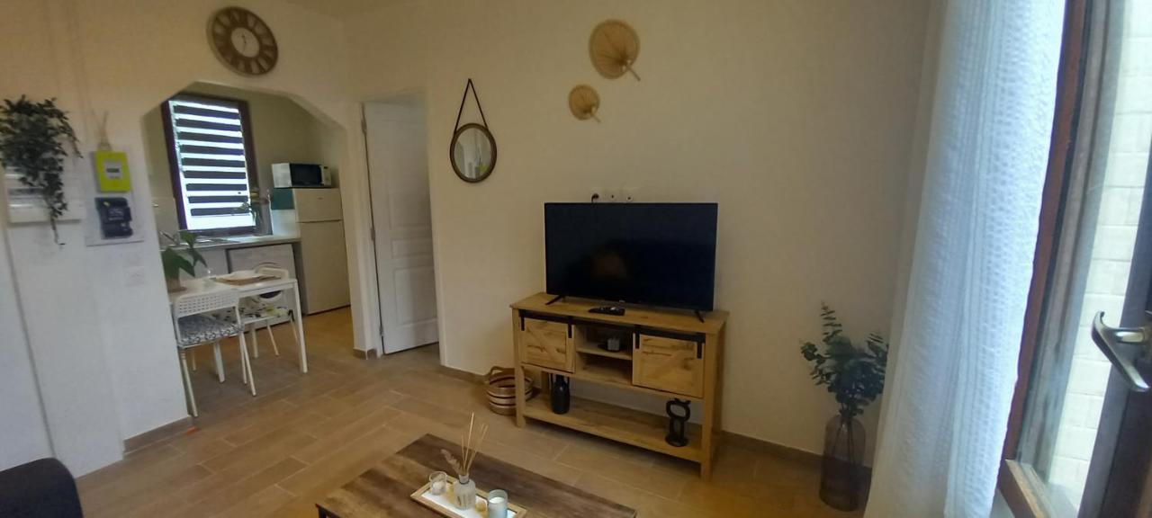 Apartment Magnifique F2-5mn Aeroport D'orly-parking Prive Gratuit Paray-Vieille-Poste