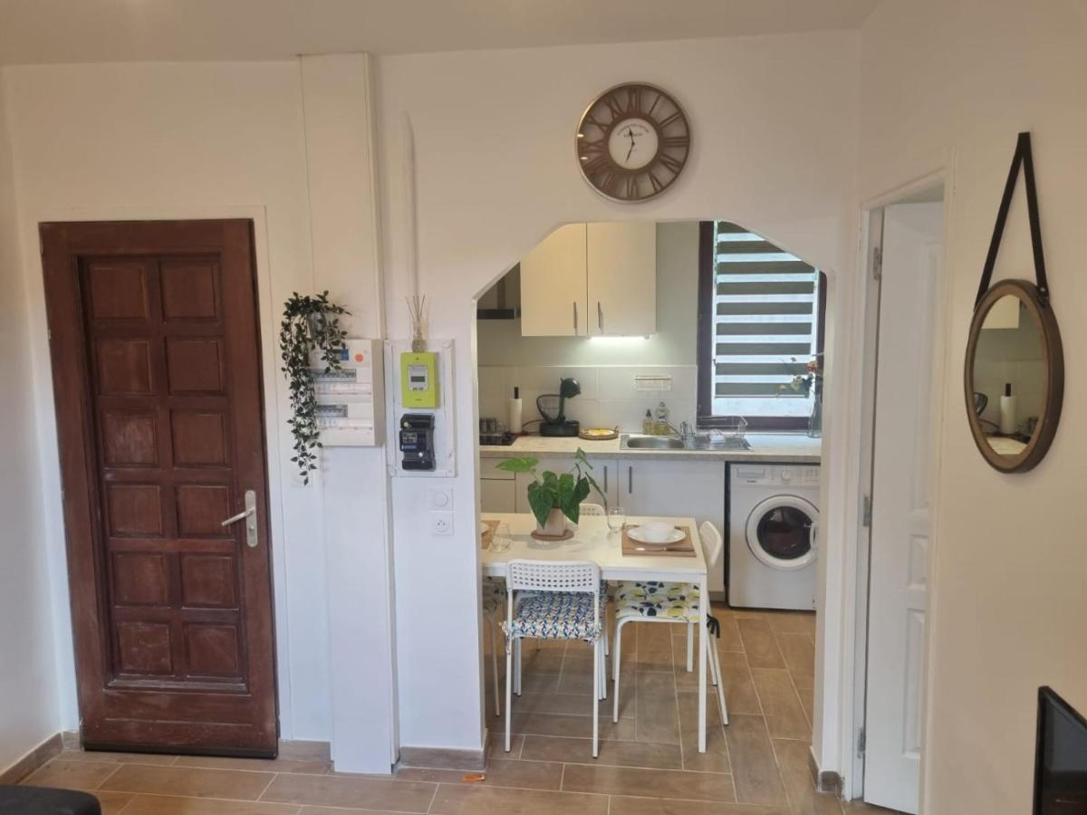 Apartment Magnifique F2-5mn Aeroport D'orly-parking Prive Gratuit Paray-Vieille-Poste
